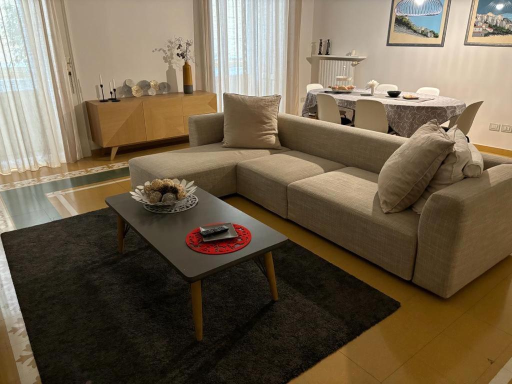 Luxury Manfredi Apartment Salerno Exterior photo